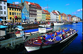 Canal tour in Nyhavn