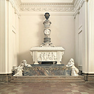 Frederik IV's tomb